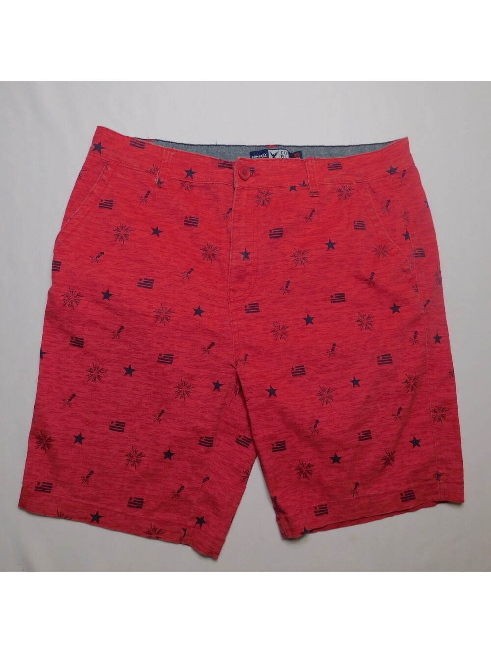 Company Eighty One Men's Size 36 Red Patriotic Shorts Stars Flags Fireworks